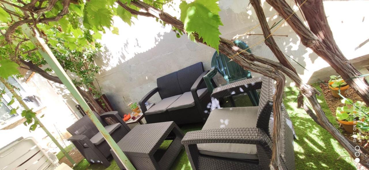 Studio Fond De Jardin Chez Jean-Luc Apartment Marseille Exterior photo